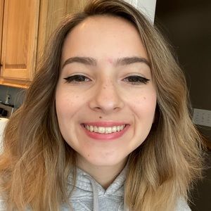 Meet your Posher, Mia